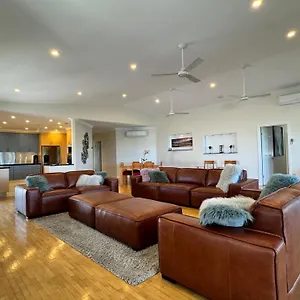 https://the-lighthouse-holiday-apartments.queenslandhotels.net